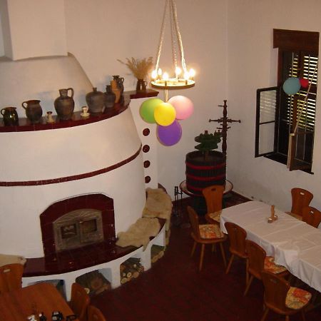 Bed and Breakfast Nitt Pince Es Panzio Kisharsány Exterior foto