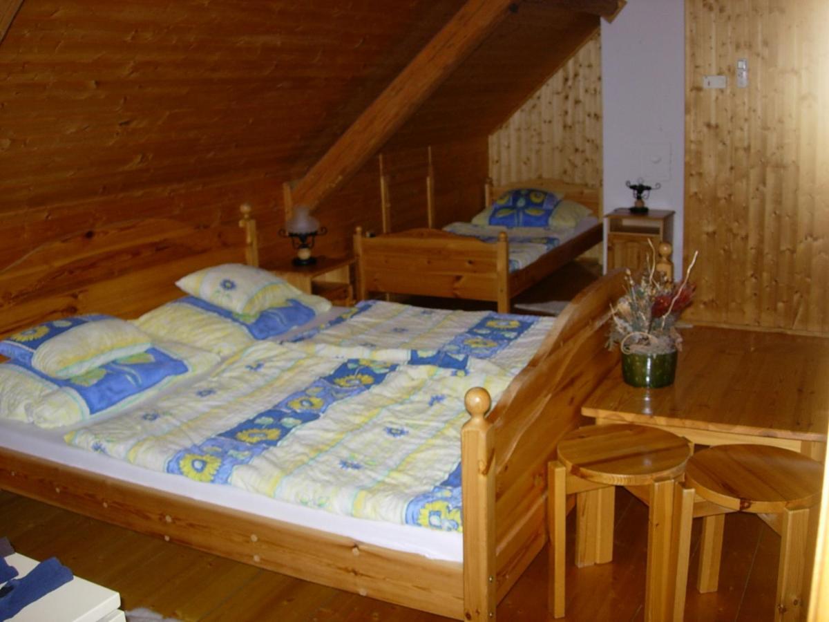 Bed and Breakfast Nitt Pince Es Panzio Kisharsány Exterior foto