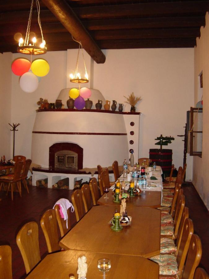 Bed and Breakfast Nitt Pince Es Panzio Kisharsány Exterior foto